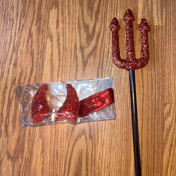 Spirit Other - NWT-Devil accessories